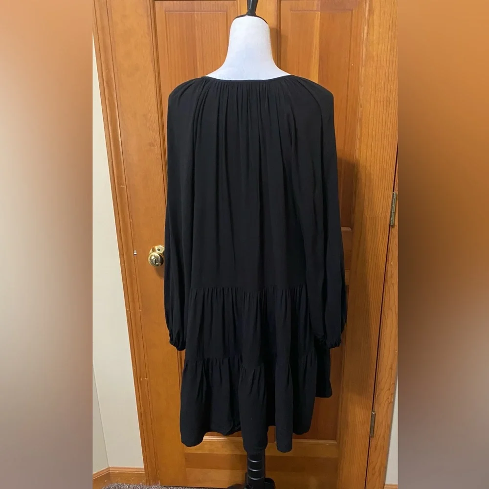 H&M Tiered Ruffled Oversized Dress - Picture 2 of 4